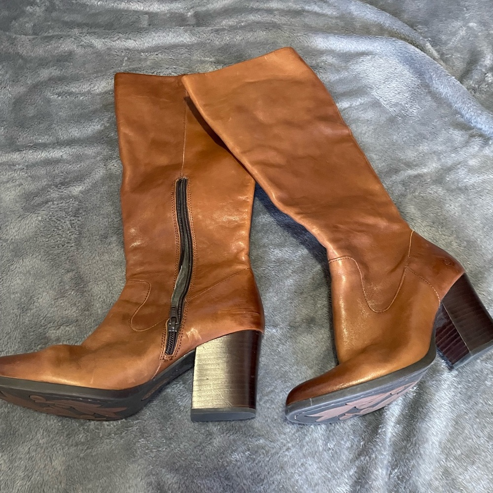 Born Brown Leather Boots